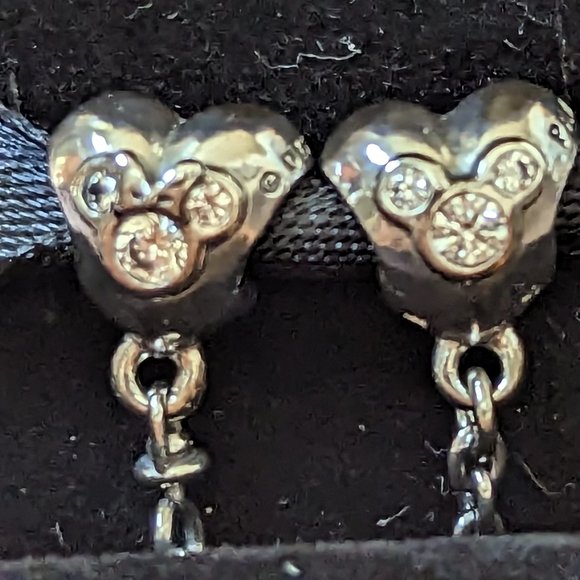 PANDORA - Disney, Heart of Mickey Safety Chain - Picture 9 of 13